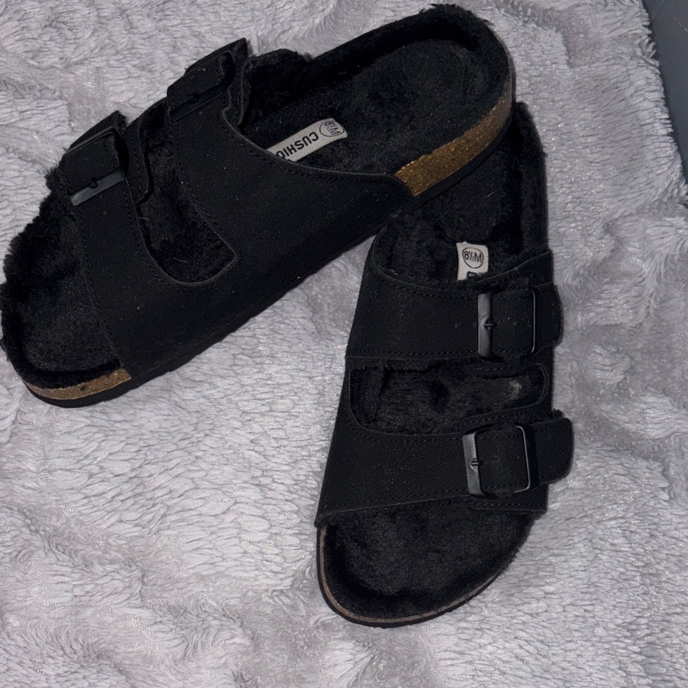 Women’s black sandle with Dual Buckle Design